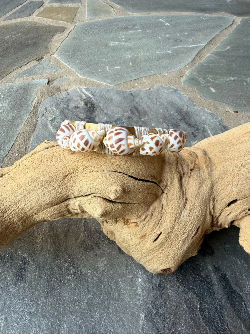 New🌟Free People Handmade Shell Barrette in White & Brown